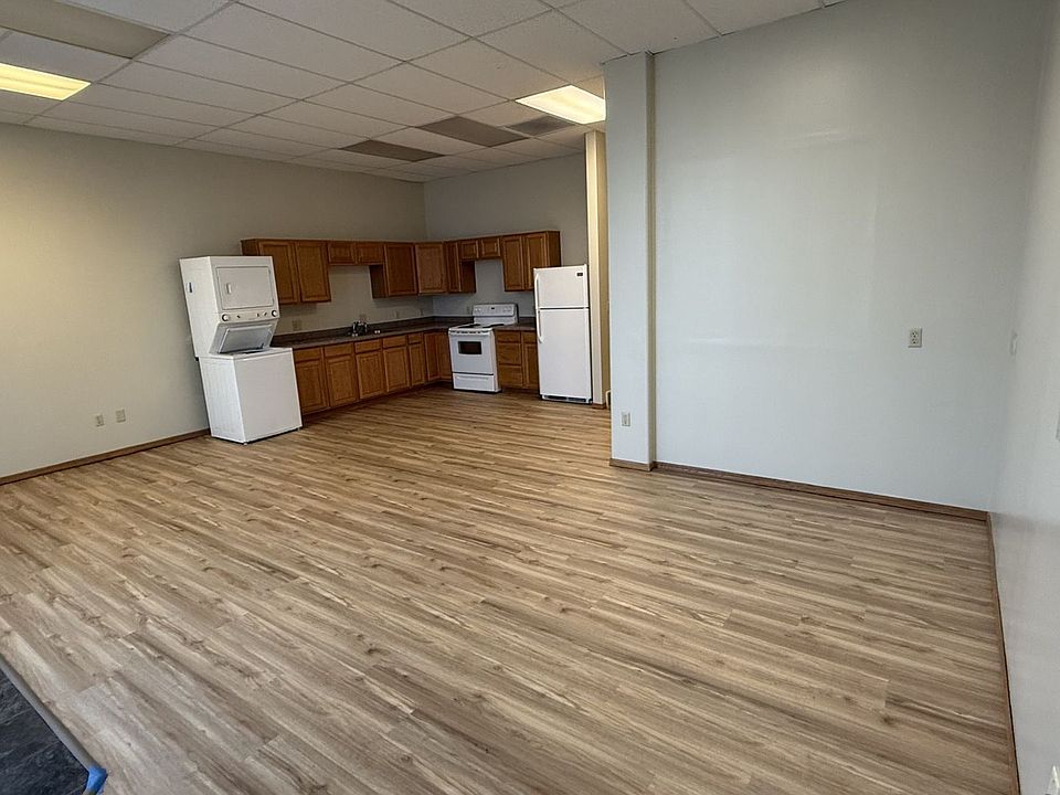 1st image of 300 1st Ave NE #220