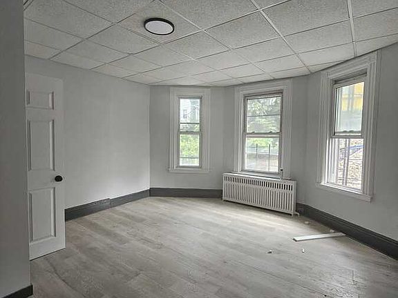 5th image of 157 Linden St #4