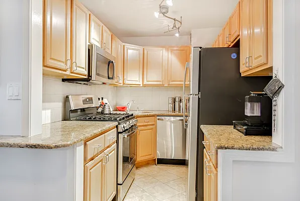 Sold by Compass | media 6