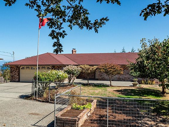 4th image of 3596 Oakridge Dr