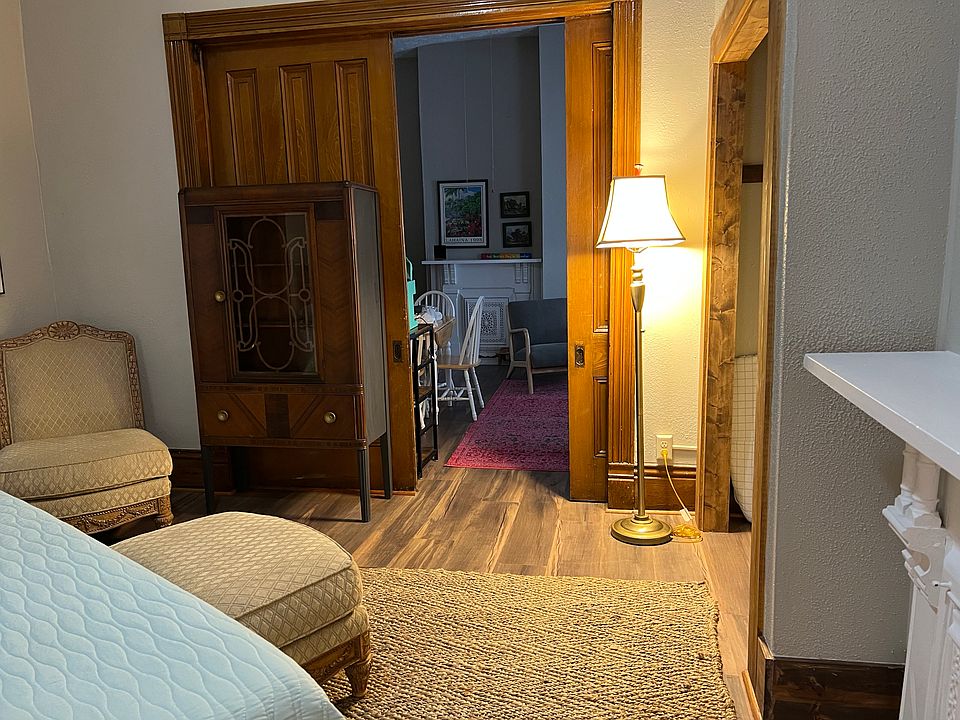 1st image of 2620 Bank St #4