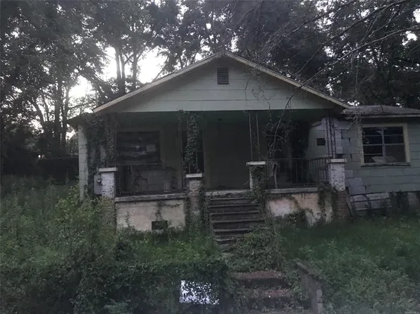 402 S Dawkins St, New Brockton, AL 36351