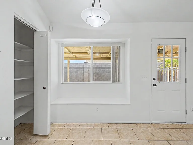 7119 W Krall St — Photo 5