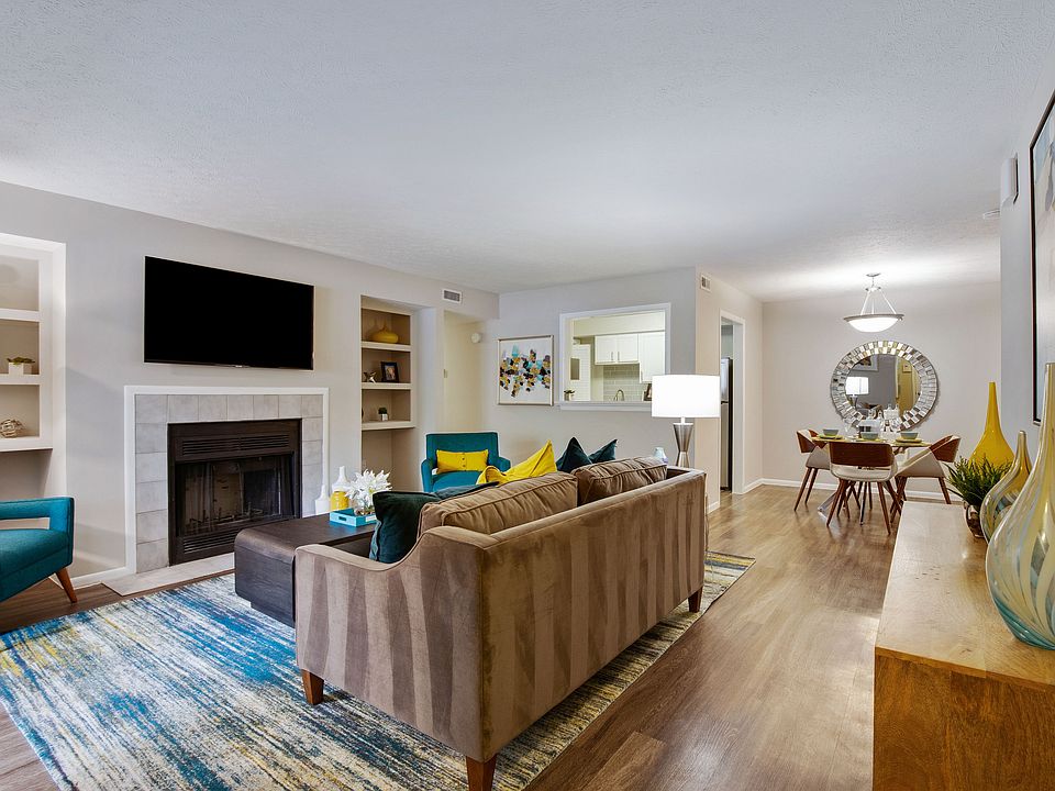 Modern Living with a Cozy Touch