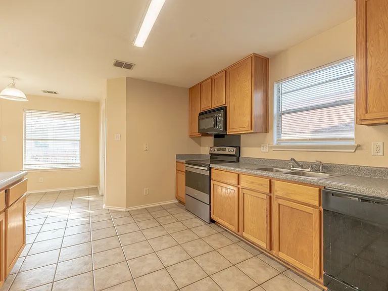 635 Lynx Mountain — Photo 7