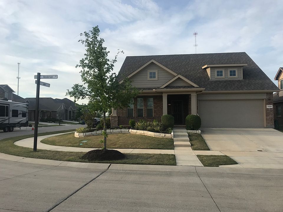 1st image of 1920 Henderson Dr