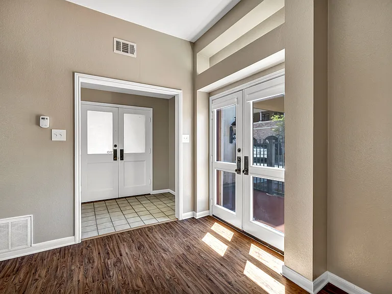 The Tuscany Apartments — Photo 25