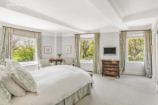 Sold by Sotheby's International Realty | media 31