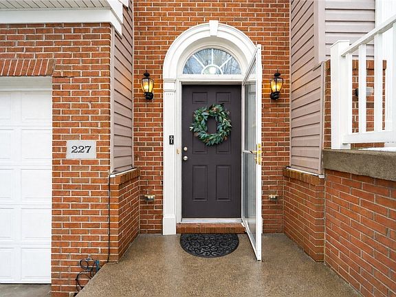 2nd image of 227 Maple Ridge Dr