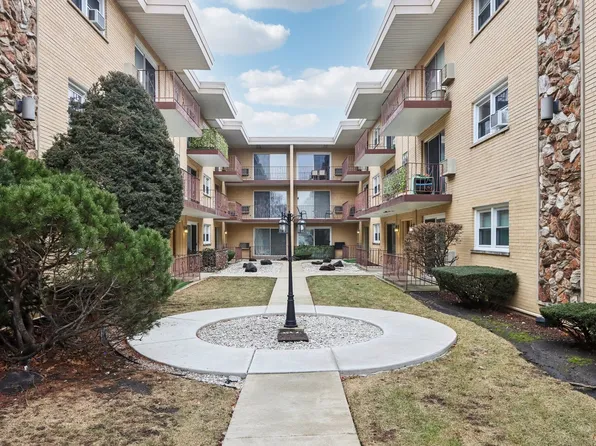 4831 N Central Ave APT 108, Chicago, IL 60630