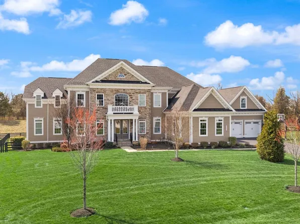 25873 Cameron Walk Pl, Aldie, VA 20105