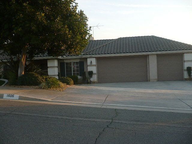 Courtesy of Park Place GMAC Real Estate