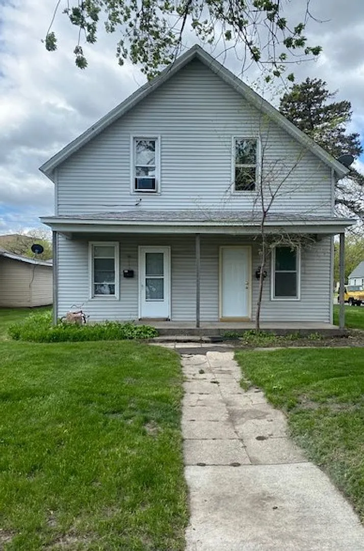 Great 2 bedroom, 1 bath duplex! — Photo 1