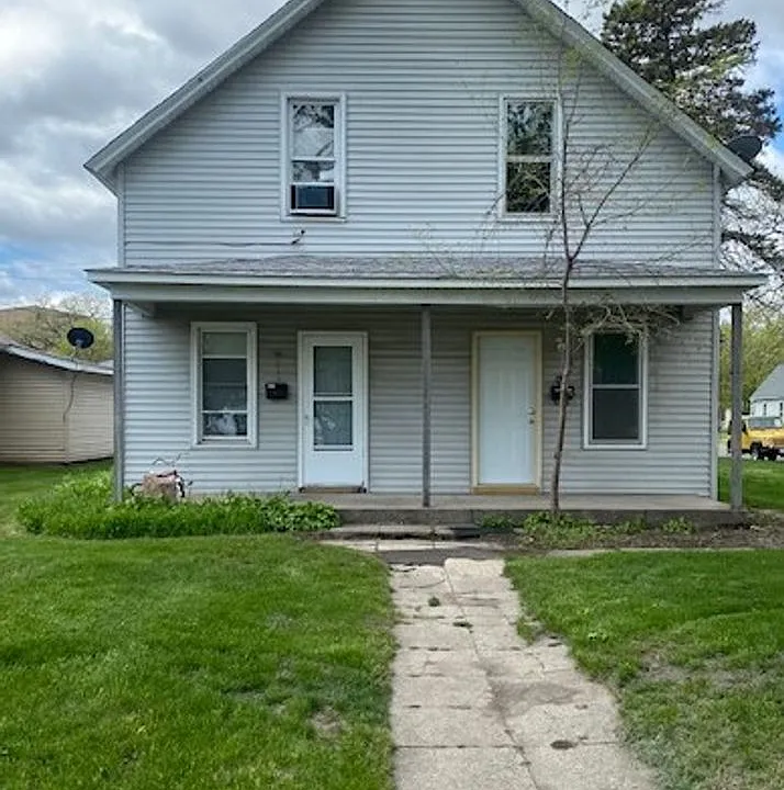 121 Wilson Ave NE