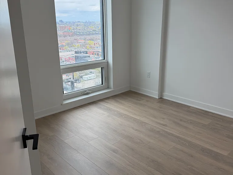 1185 Dupont St #1411 — Photo 17