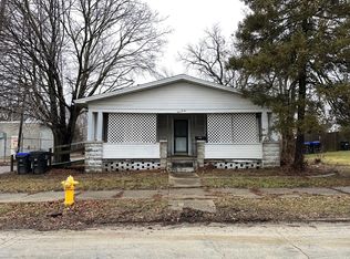 402 Douglas St, Bloomington, IL