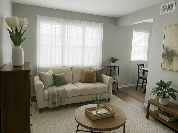 516 Mariedale Dr APT 3, Kirkwood, MO 63122