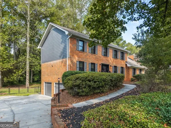 831 Montego Way SW, Lilburn, GA 30047