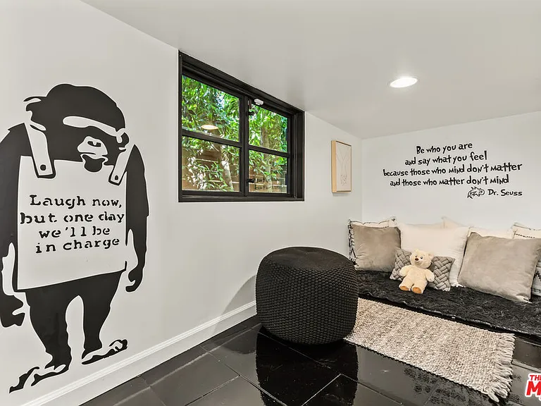 3159 Thatcher Ave — Photo 22