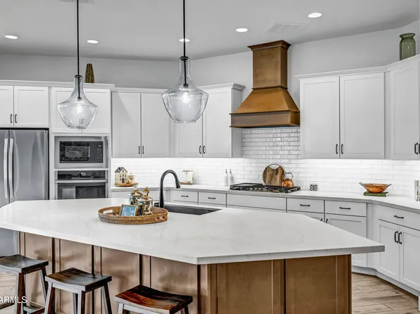 21358 W HILLCREST Boulevard, Buckeye, AZ 85396