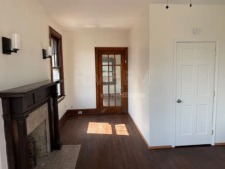 3745 Saint Lawrence Ave #1 — Photo 6
