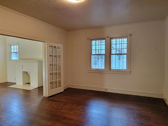 4th image of 1058 Wilkinson St