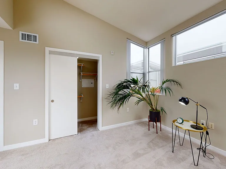 5540 Doyle St — Photo 26