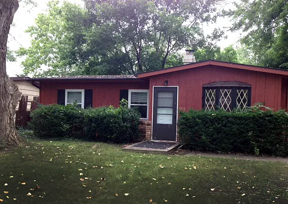 1413 Hollycrest Dr photo 1
