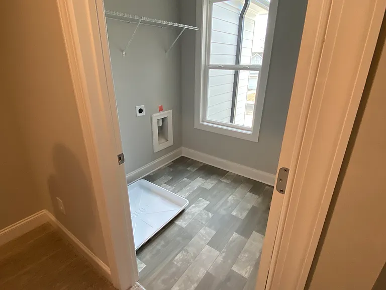 24 Richardson St #7 — Photo 36
