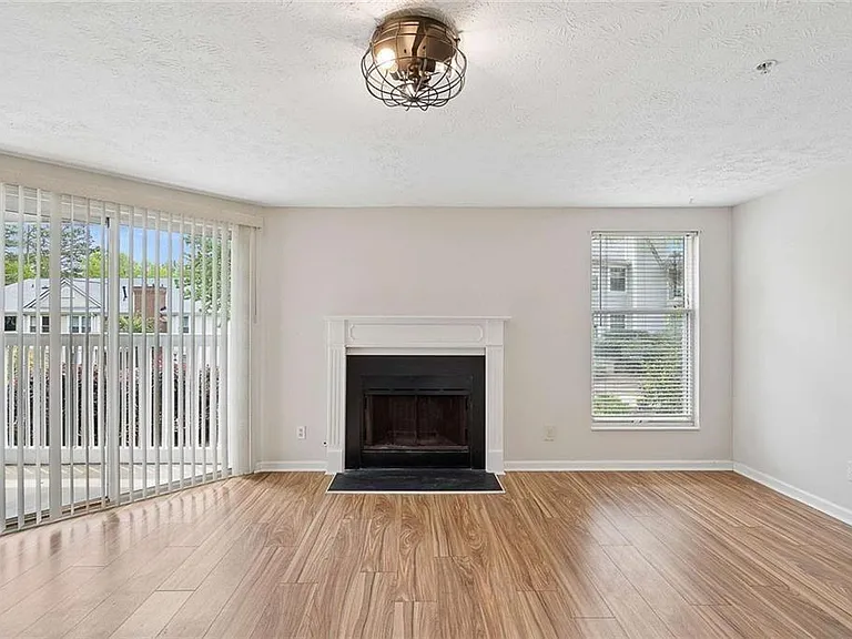 1465 Keys Crossing Dr NE — Photo 16