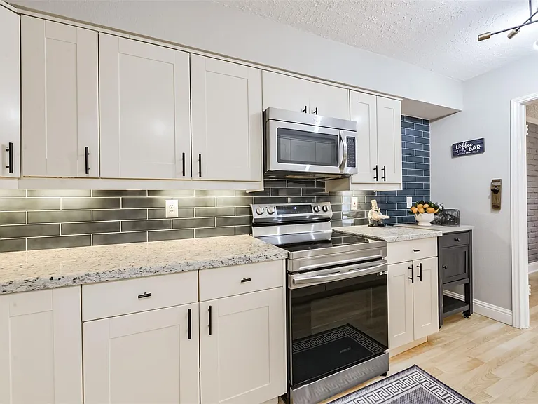 14111 Misty Meadow Ln — Photo 12
