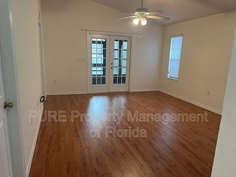 3936 NE 21st Ln — Photo 10