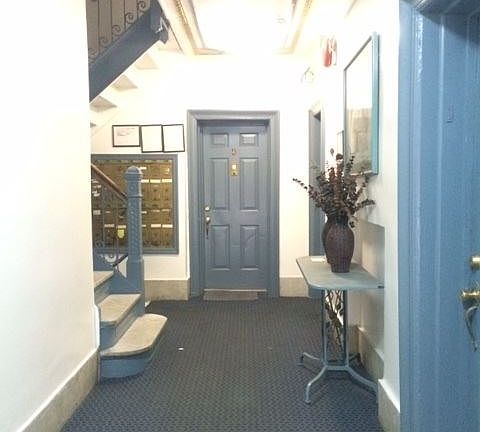 2nd image of 3695 Kennedy Blvd #33
