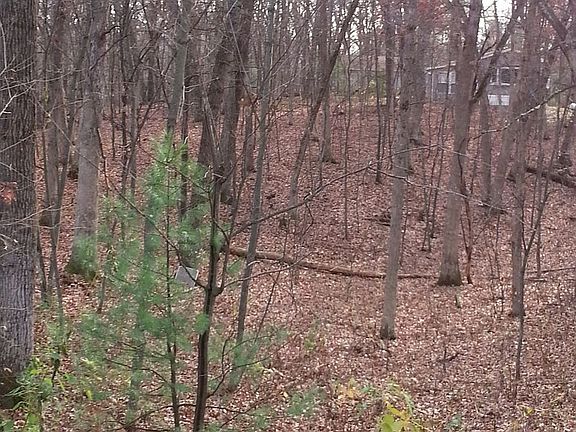 5th image of W7191 N Oakwood Cir