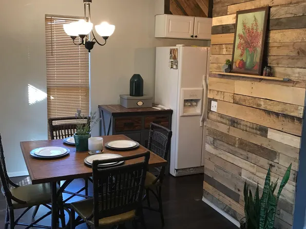 205 Coral Ave #A, Elk City, OK 73644