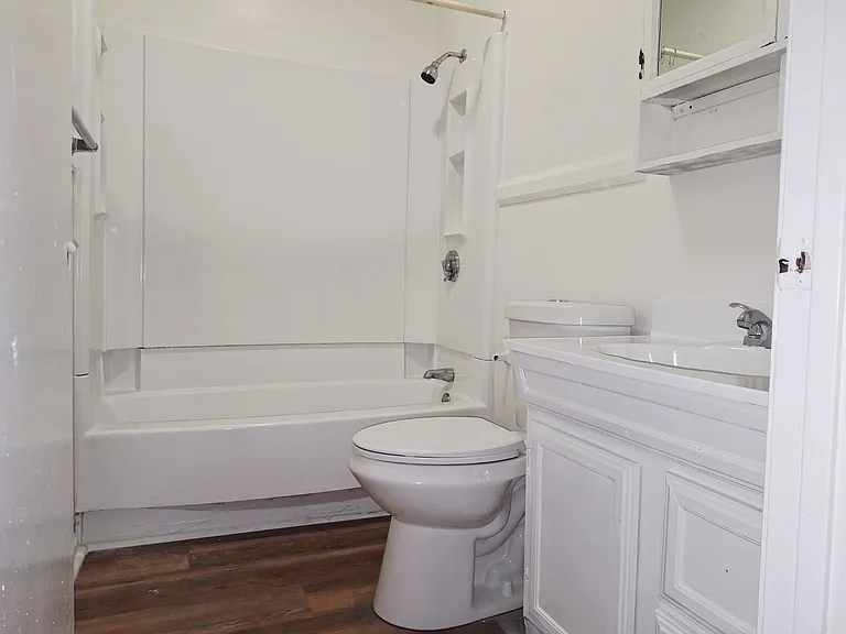 241 W Ivy St #2L — Photo 6