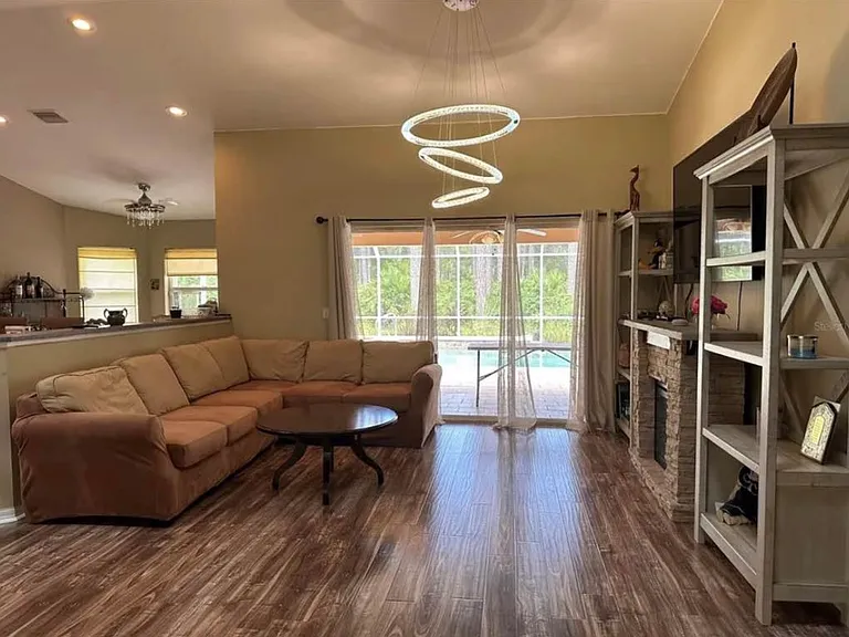 28 Edward Dr — Photo 10