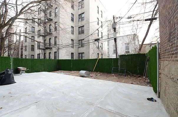 Rented by Miron Realty Group | media 43