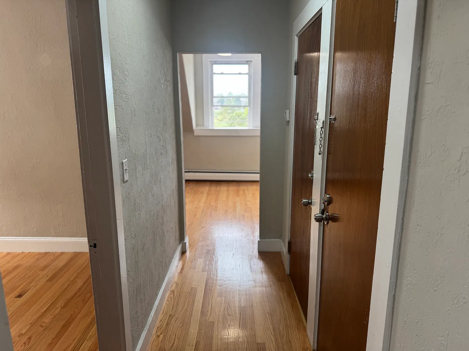 1 bed, 700 sqft, $1,900 — Photo 4