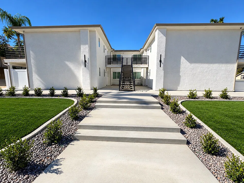 500 La Verne St #500