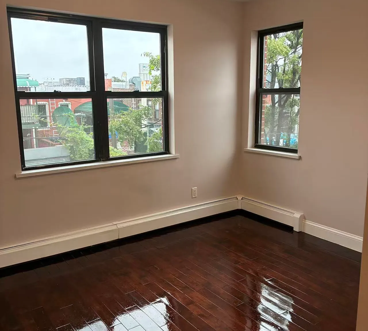 3 bed, 1200 sqft, $3,200 — Photo 3