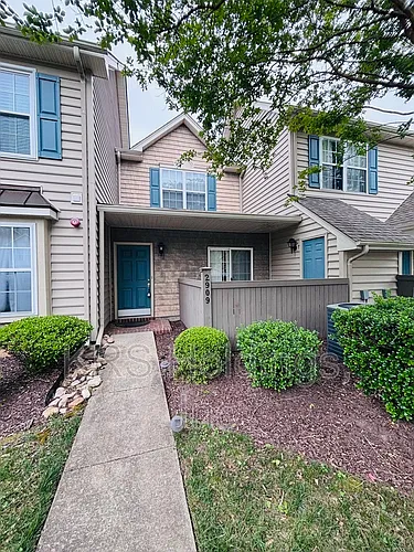 2909 Fenton Croft Photo 1