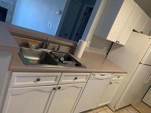 5th image of 798 N Gary Ave Unit 210