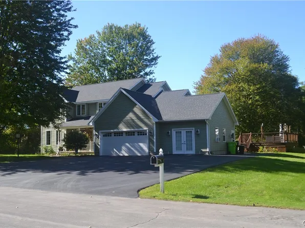 7 Samoset Dr, Whitesboro, NY 13492