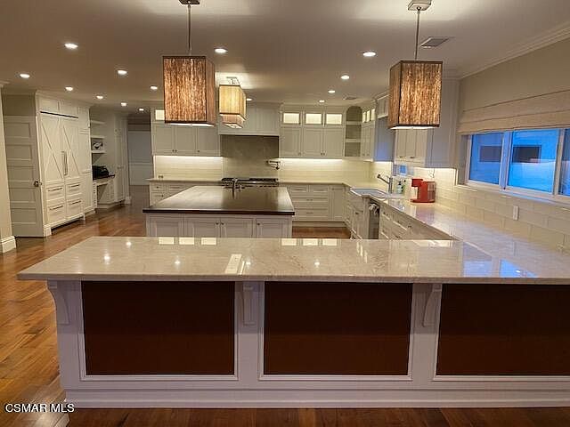 1st image of 642 Calle Arroyo