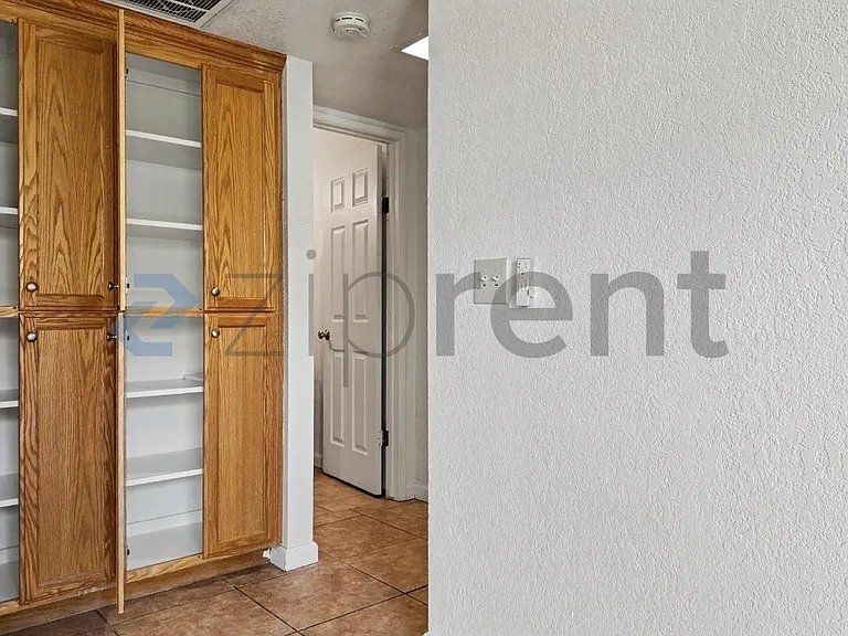 1812 Cirby Way #B — Photo 15