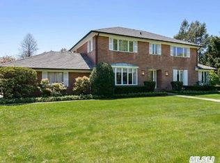 24 1st St, Garden City, NY 11530