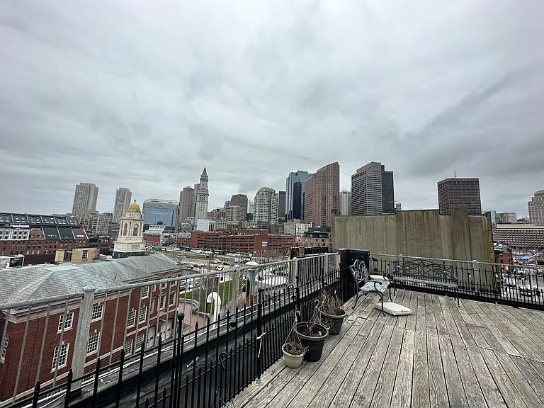 237 Hanover St #4B — Photo 13