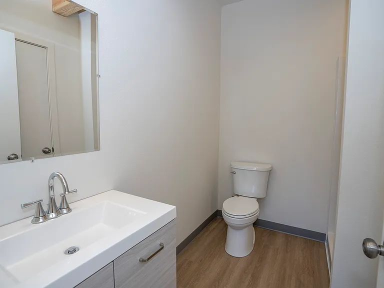 4873 S 48th St #D-2 — Photo 9