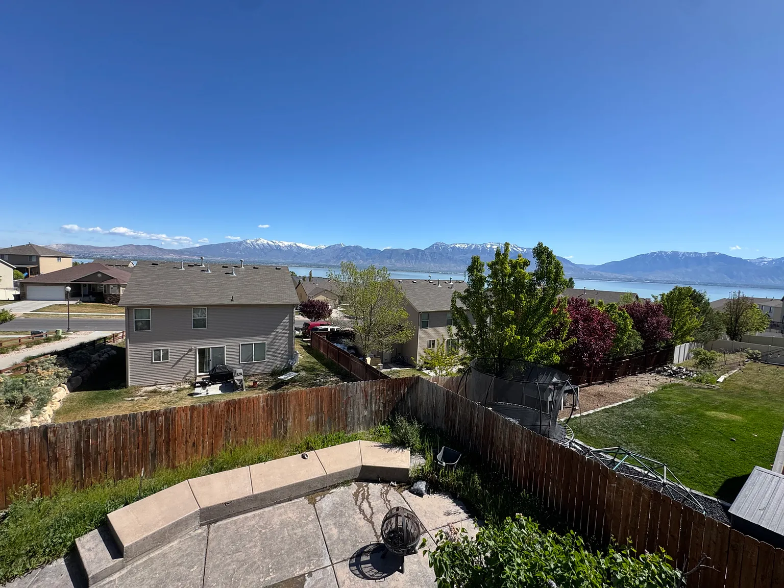 3 bed, 2500 sqft, $2,700 — Photo 1